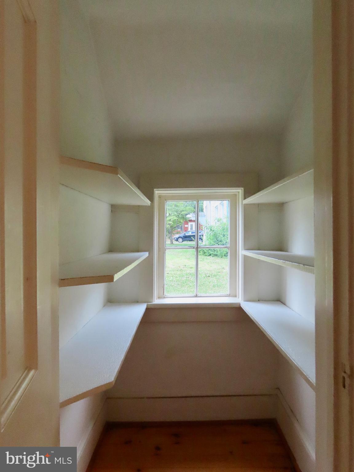 262 Main Street Washington, VA 22747 - Photo 12 of 30 Pantry