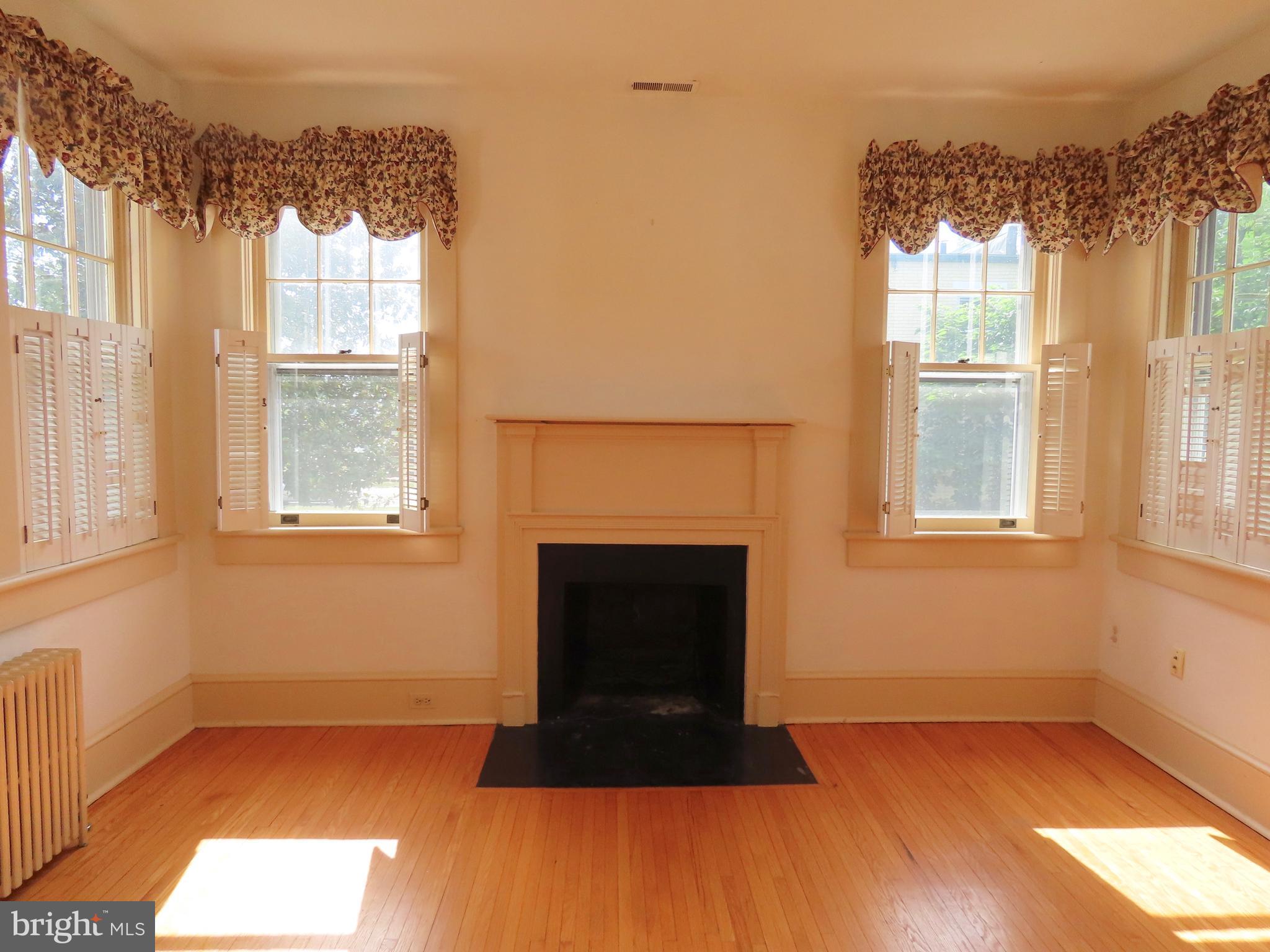 262 Main Street Washington, VA 22747 - Photo 18 of 30 13' X 13' Sunroom