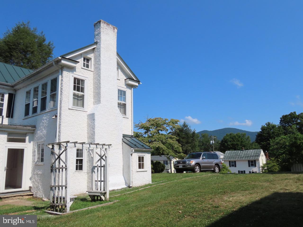 262 Main Street Washington, VA 22747 - Photo 3 of 30 Mountain View to The Peak