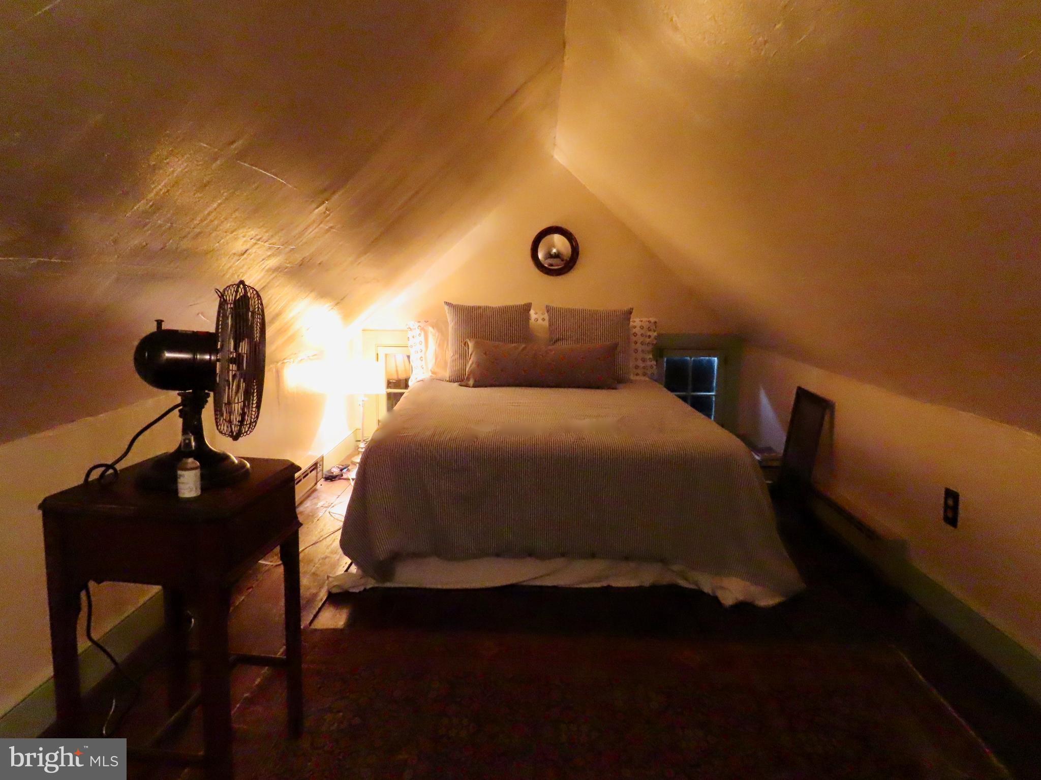 262 Main Street Washington, VA 22747 - Photo 28 of 30 Cottage loft Bedroom