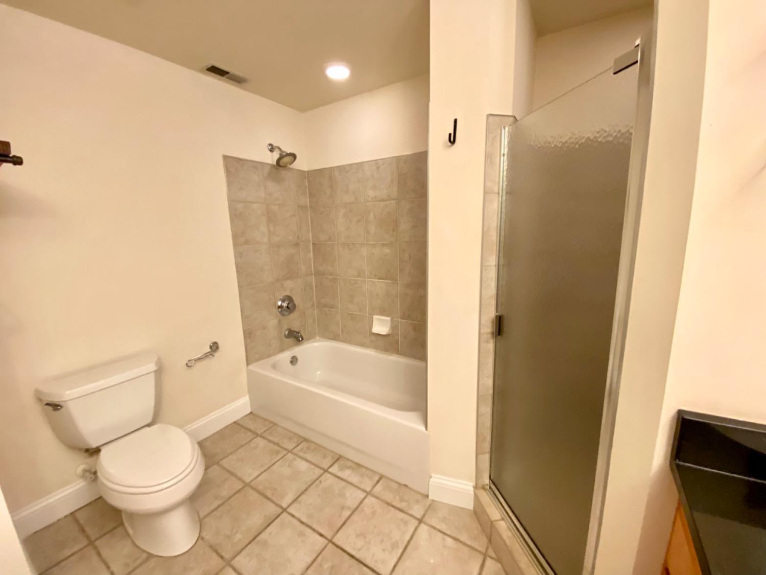 2233 Riverside Drive, Unit 2D Cincinnati, OH 45202 - Photo 13 of 16 Gallery Image 13