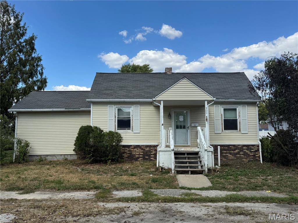 309 West 3rd S Street Mount Olive, IL 62069 - Photo 1 of 22