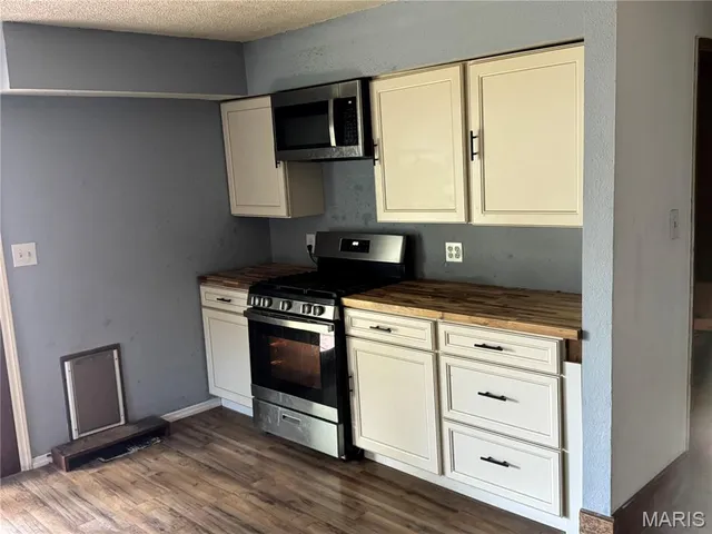 $93,500 | 309 West 3rd S Street, Mount Olive, IL 62069