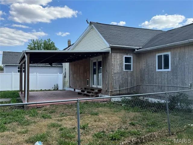 $93,500 | 309 West 3rd S Street, Mount Olive, IL 62069