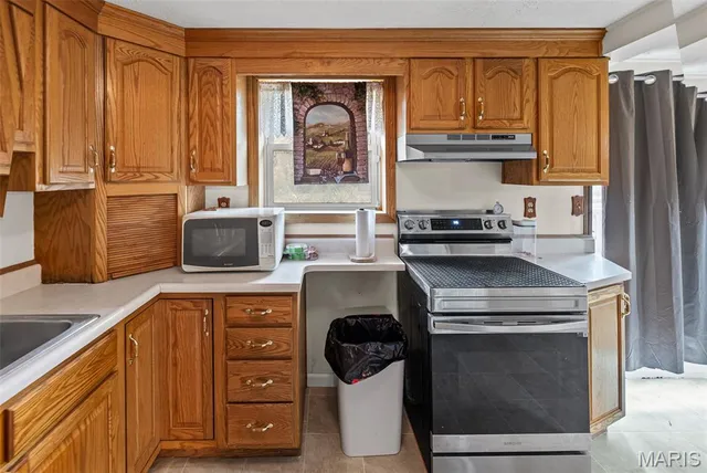 $159,900 | 223 Bachman Lane, Godfrey, IL 62035