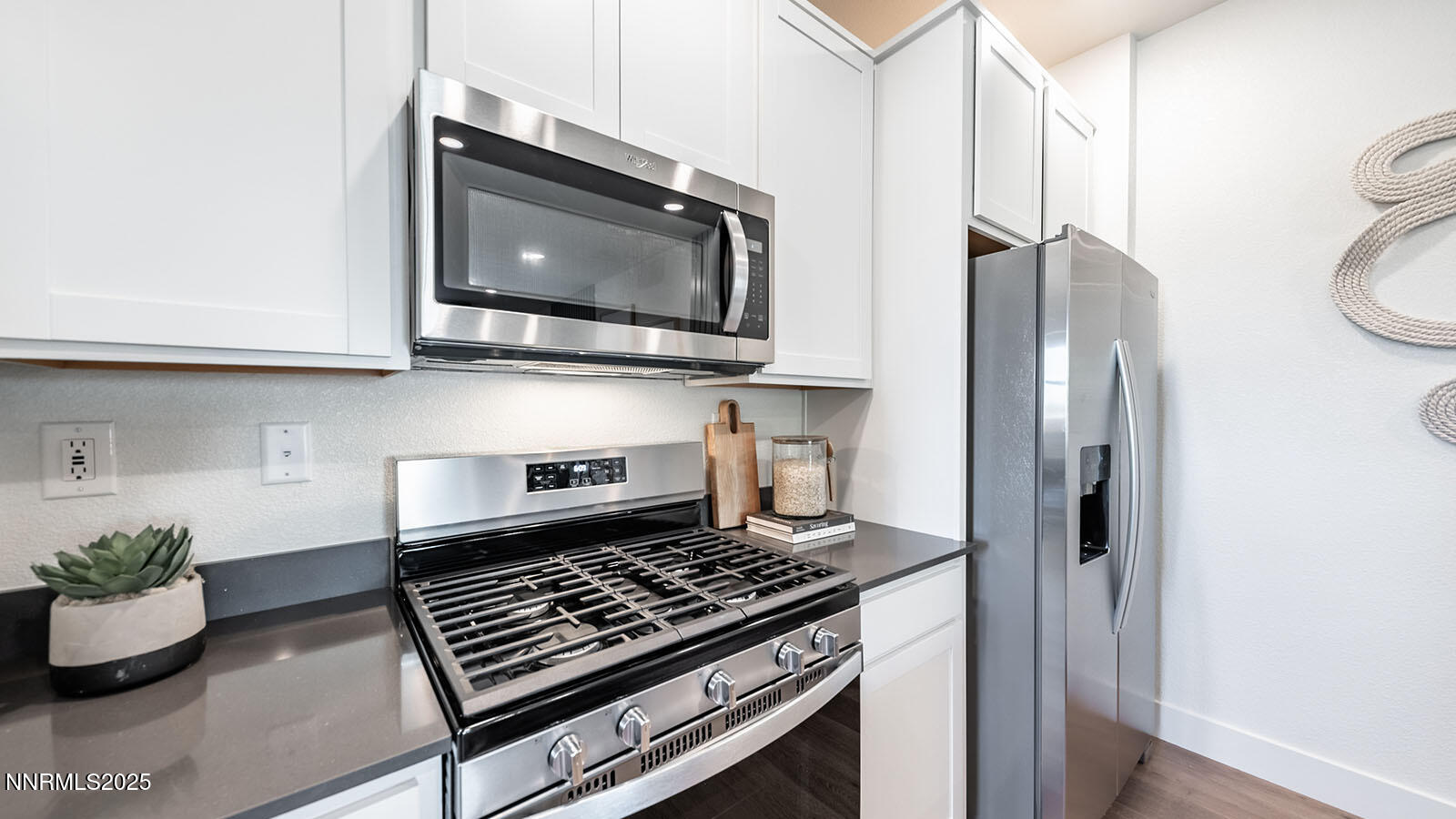 1641 Icelandic Way Reno, NV 89523 - Photo 14 of 26 Kitchen