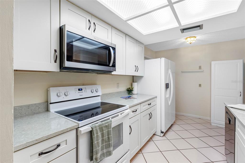 12200 Vonn Road, Unit 6B Largo, FL 33774 - Photo 5 of 42