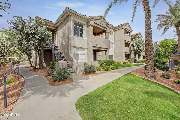 $295,000 | 3830 East Lakewood Parkway East, Unit 2117, Phoenix, AZ 85048