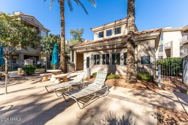 $295,000 | 3830 East Lakewood Parkway East, Unit 2117, Phoenix, AZ 85048