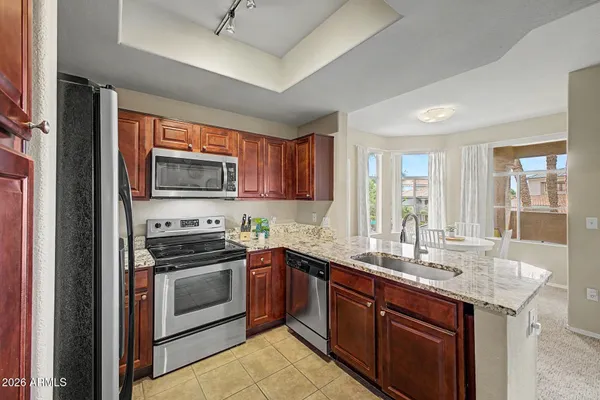 $295,000 | 3830 East Lakewood Parkway East, Unit 2117, Phoenix, AZ 85048