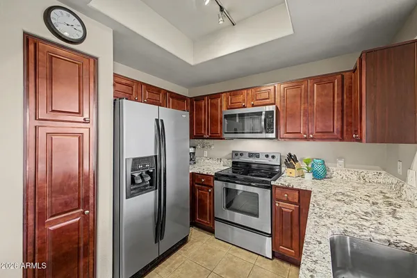 $295,000 | 3830 East Lakewood Parkway East, Unit 2117, Phoenix, AZ 85048