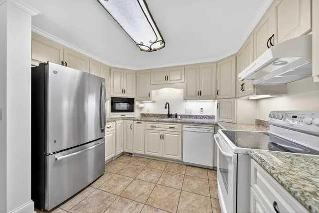 $3,300,000 | 214 Bluegrass Drive, Hendersonville, TN 37075