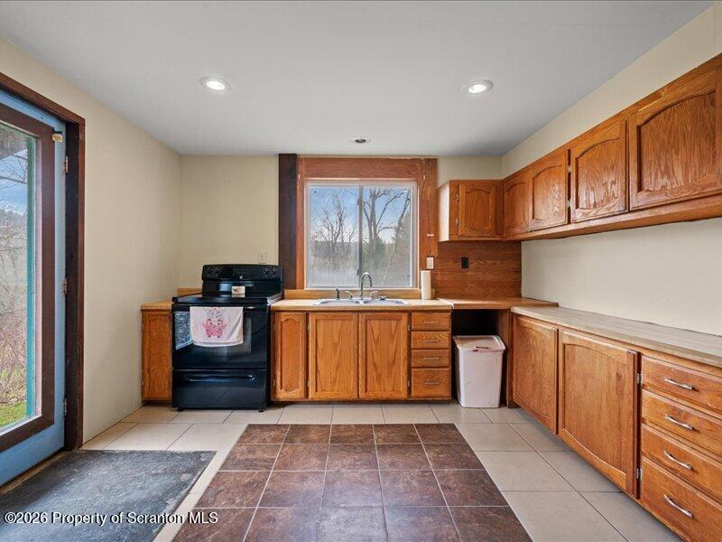 9892 Forest Lake Road Montrose, PA 18801 - Photo 12 of 35 Apt kitchen