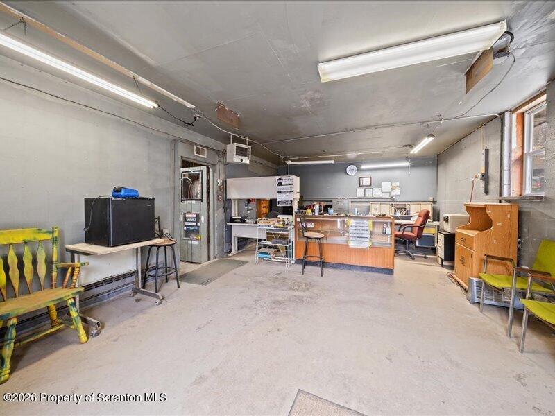 9892 Forest Lake Road Montrose, PA 18801 - Photo 3 of 35 Garage Waiting room