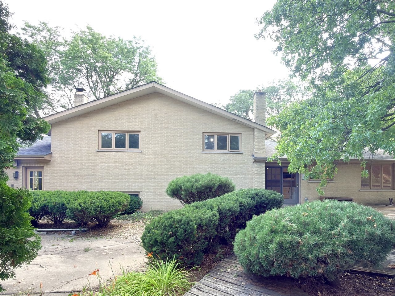 7826 Dunham Road Downers Grove, IL 60517 - Photo 4 of 28