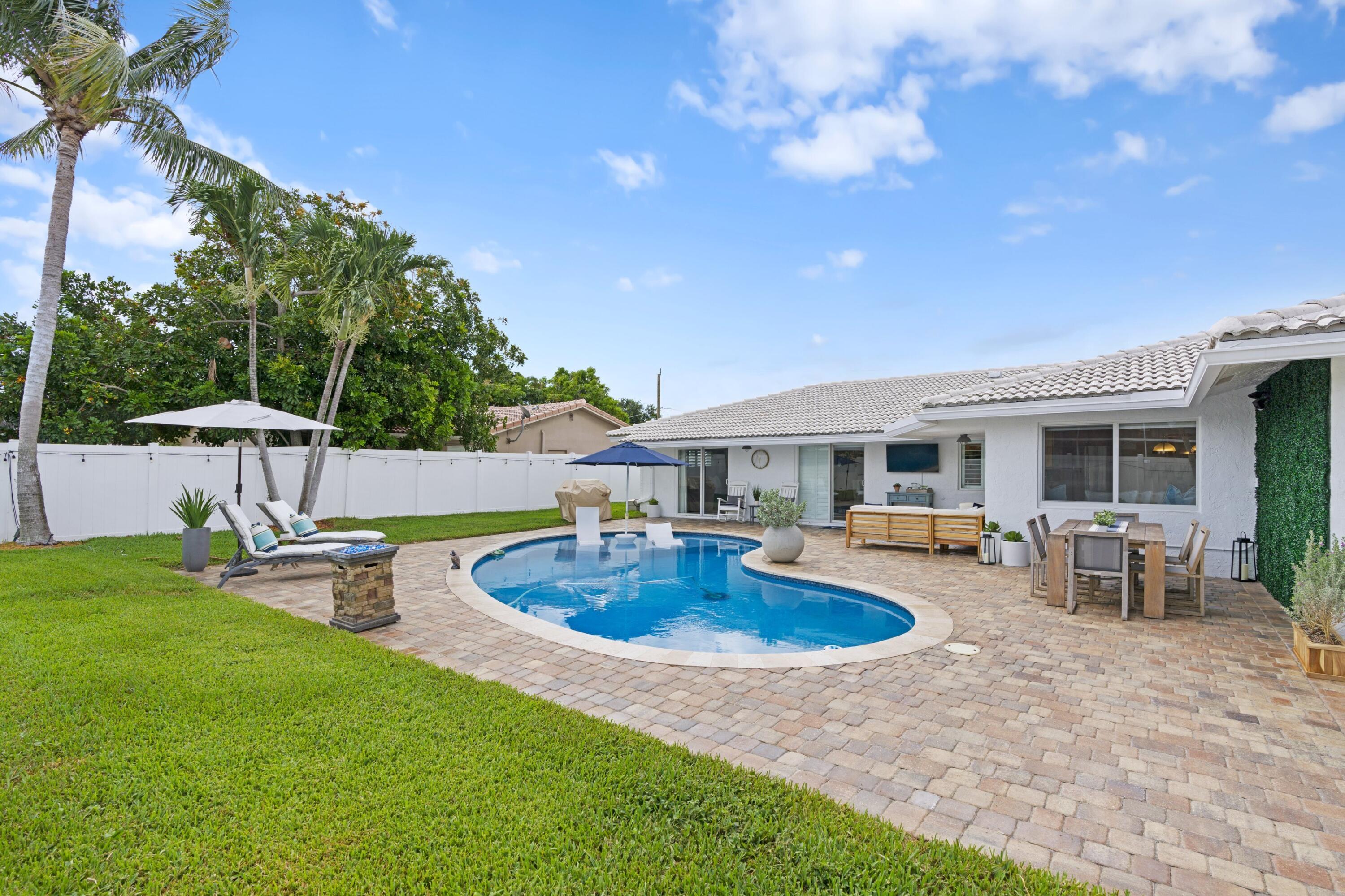1609 Northwest 8th Street Boca Raton, FL 33486 - Photo 30 of 39 Pool/Backyard