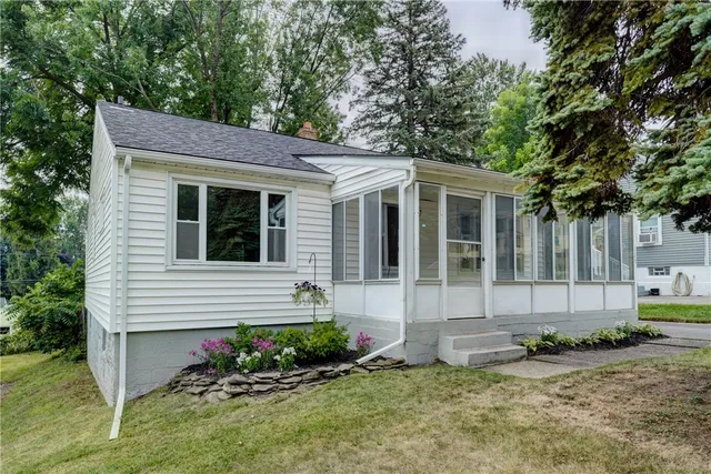 $1,995 | 159 Harwick Road, Irondequoit, NY 14609