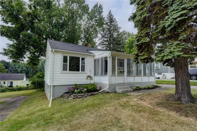 $1,995 | 159 Harwick Road, Irondequoit, NY 14609