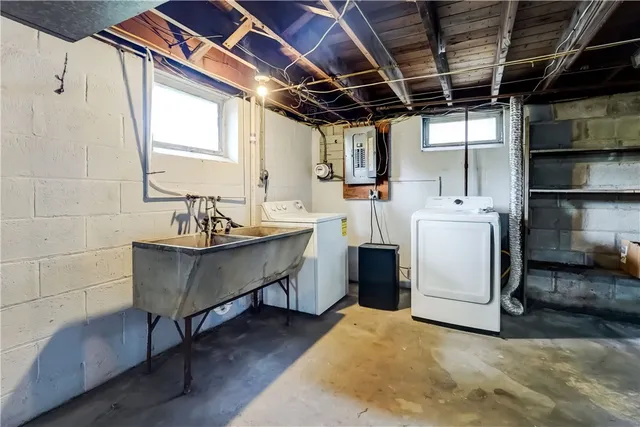 $1,995 | 159 Harwick Road, Irondequoit, NY 14609