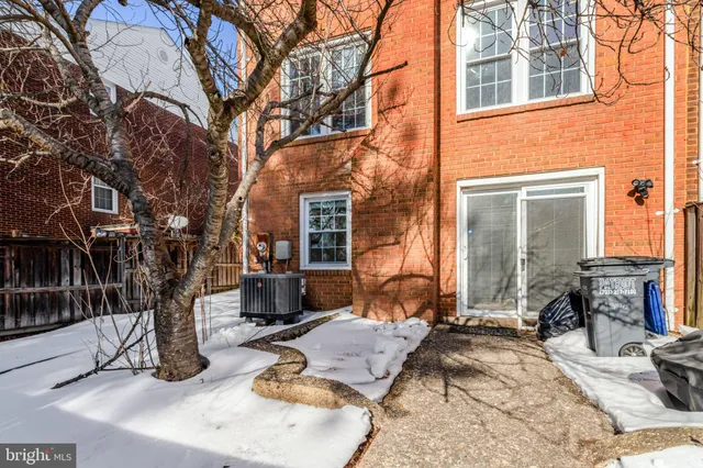 $3,500 | 8070 Powderbrook Lane, Springfield, VA 22153