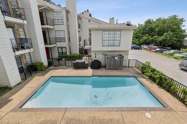 a view of a house with entertaining space