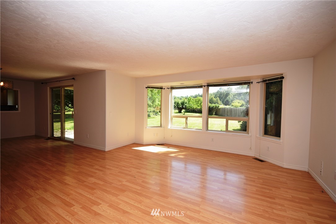 1905 West Hendrickson Road Sequim, WA 98382 - Photo 10 of 20