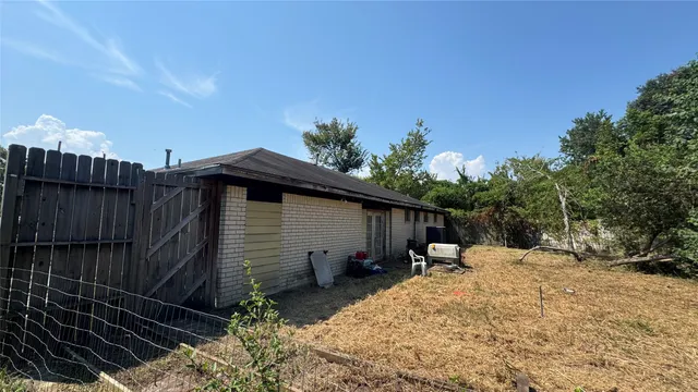 $115,000 | 4717 17th Street, Bacliff, TX 77518