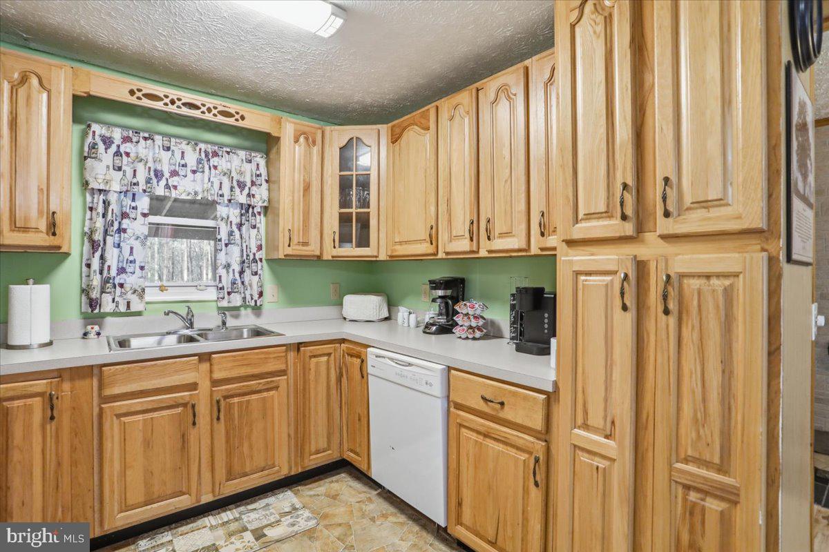 25 Fox Craft Court Springfield, WV 26763 - Photo 7 of 45