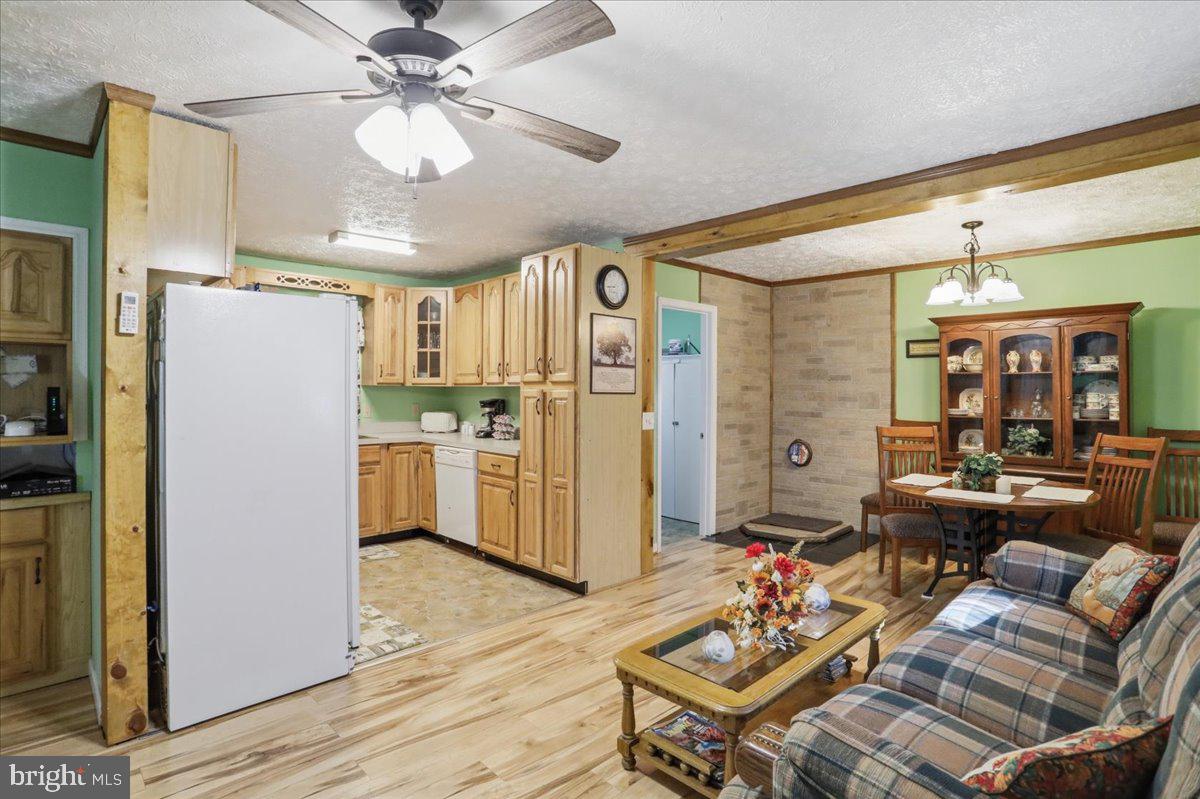 25 Fox Craft Court Springfield, WV 26763 - Photo 8 of 45
