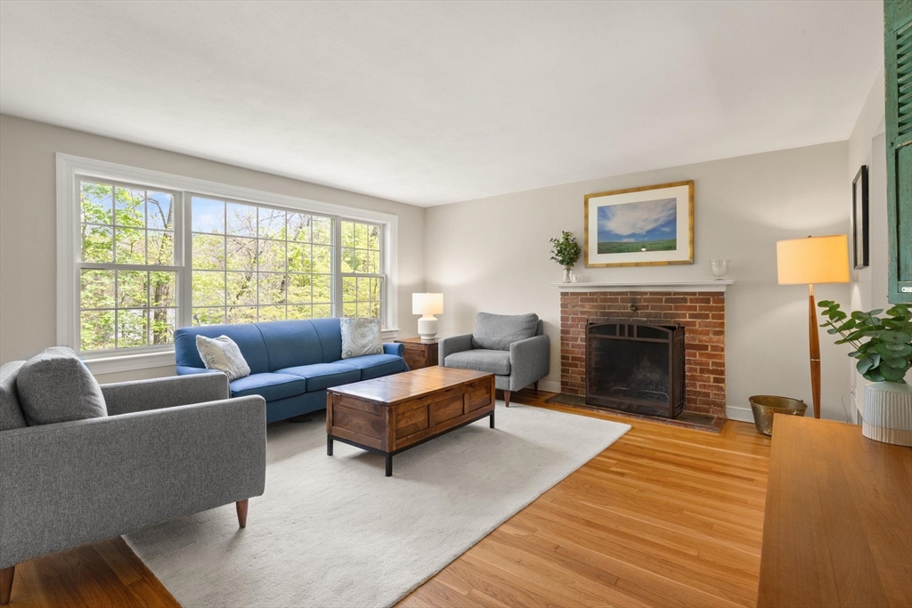 395 North Road Sudbury, MA 01776 - Photo 4 of 28