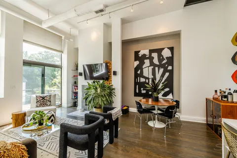 $350,000 | 2343 North Greenview Avenue, Unit 211, Chicago, IL 60614