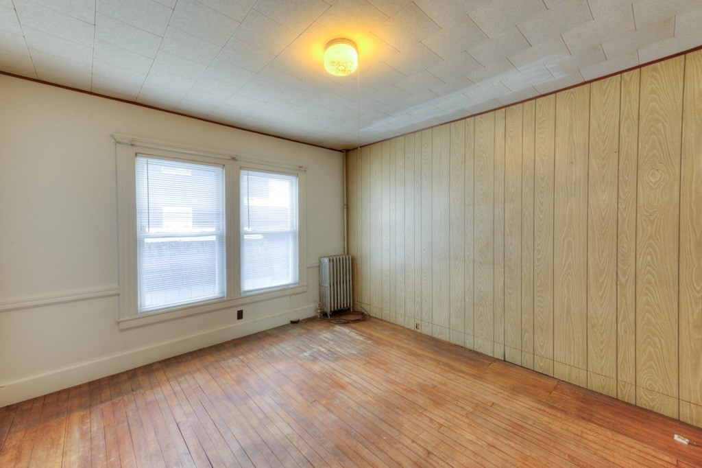 65 Paine Street Worcester, MA 01605 - Photo 12 of 36