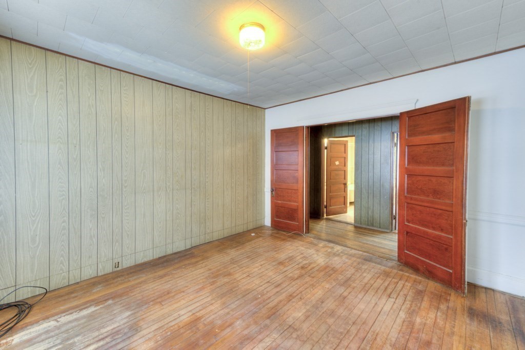 65 Paine Street Worcester, MA 01605 - Photo 13 of 36