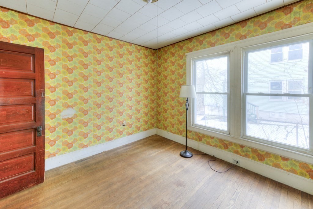 65 Paine Street Worcester, MA 01605 - Photo 17 of 36