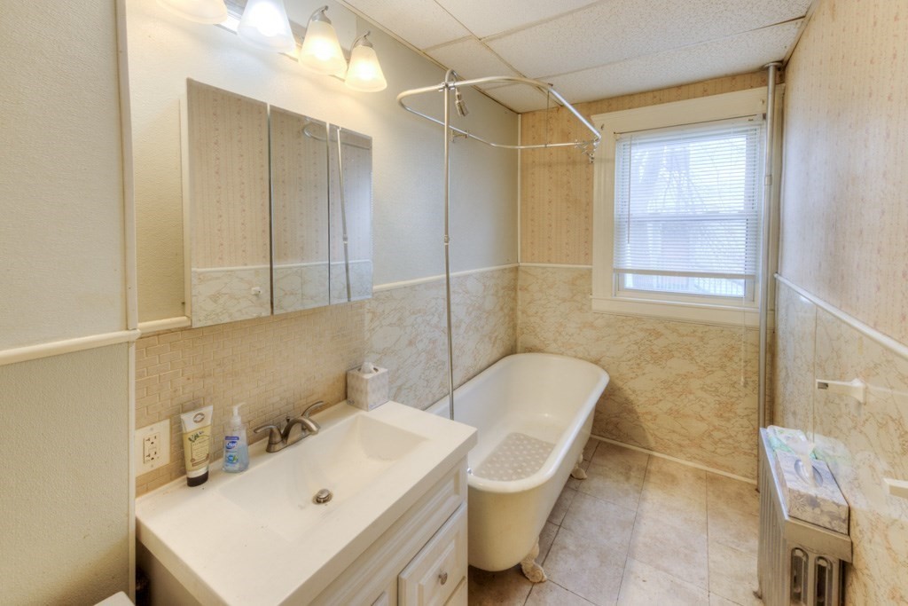 65 Paine Street Worcester, MA 01605 - Photo 18 of 36