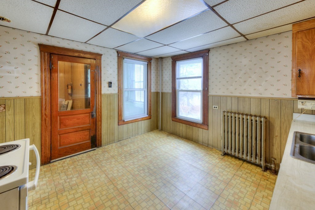 65 Paine Street Worcester, MA 01605 - Photo 19 of 36