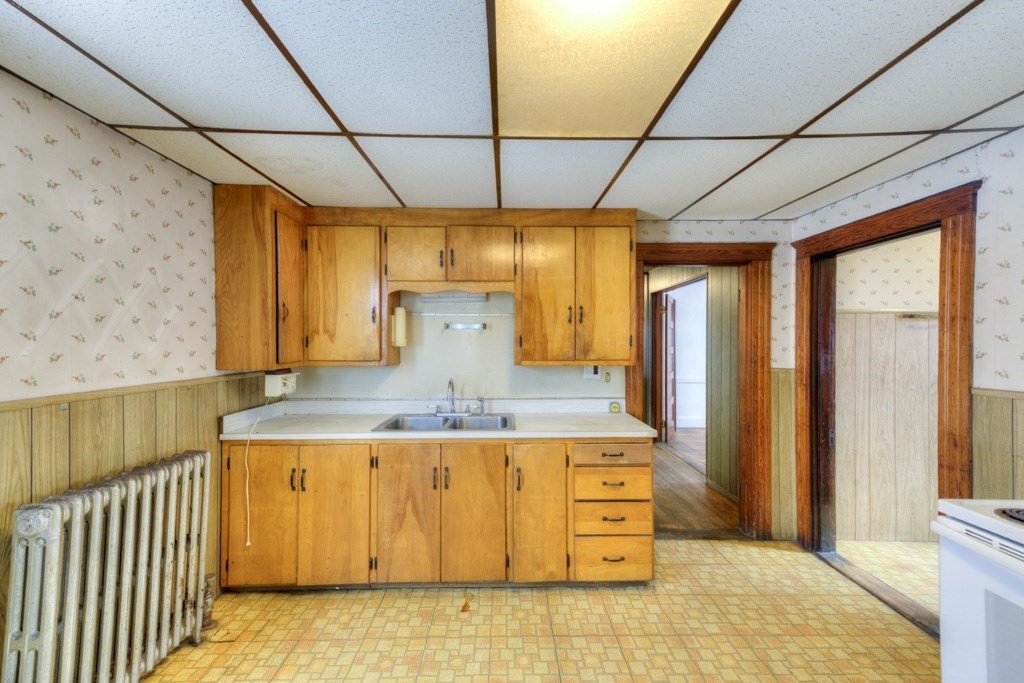 65 Paine Street Worcester, MA 01605 - Photo 21 of 36