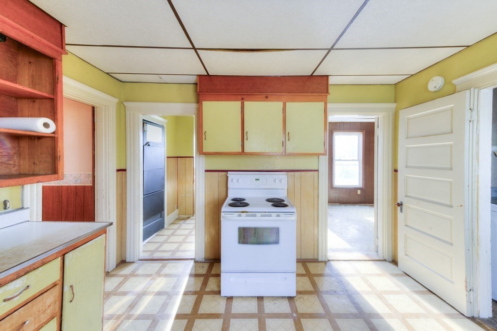 65 Paine Street Worcester, MA 01605 - Photo 23 of 36