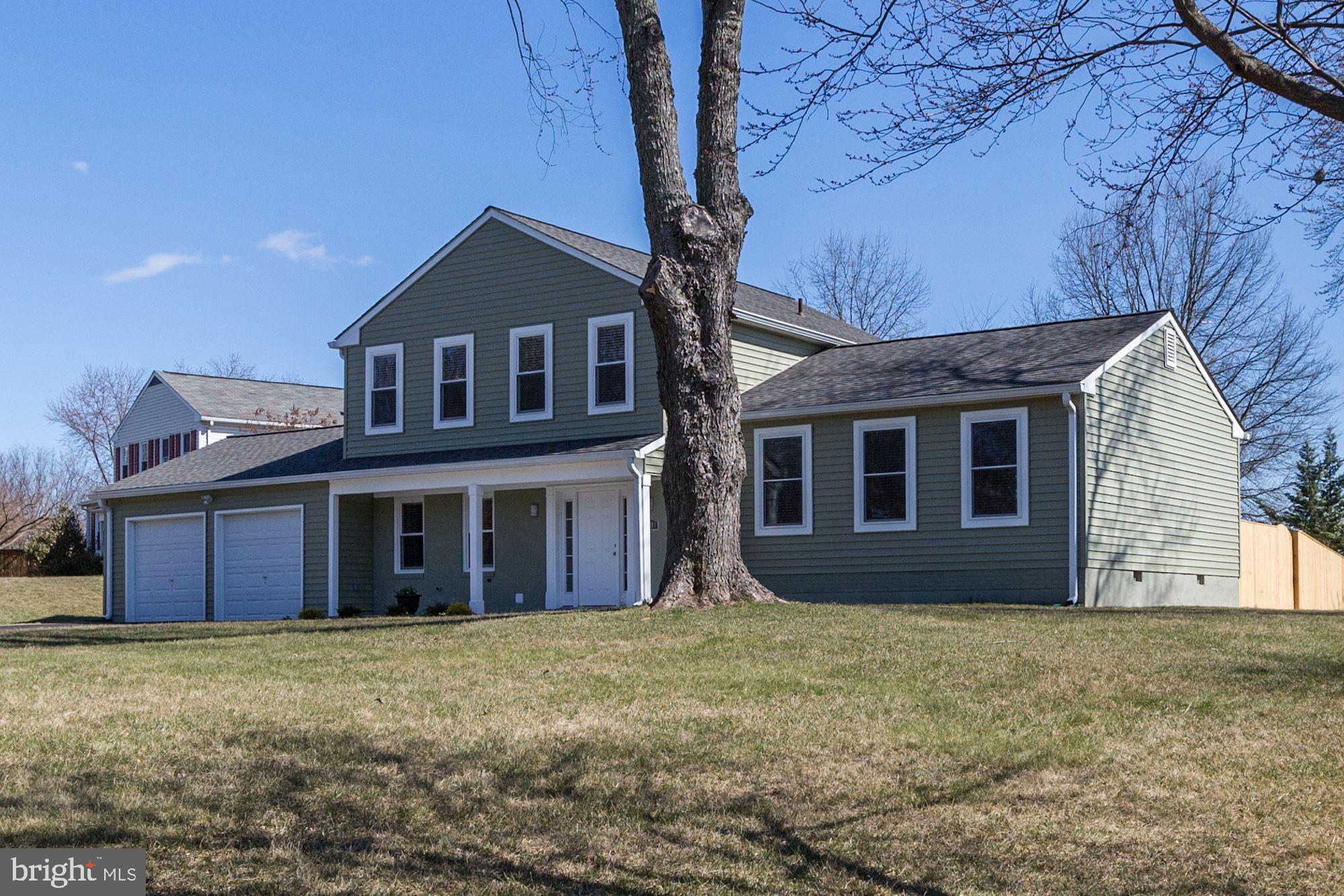 19608 Mosby Way Poolesville, MD 20837 - Photo 5 of 47 a view of a house with a yard