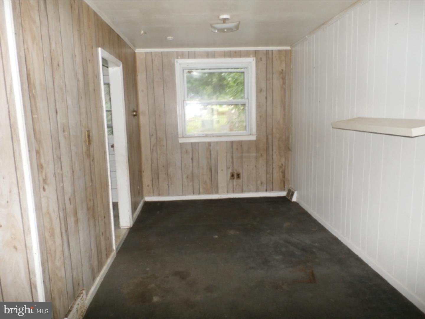 317 Rural Avenue Chester, PA 19013 - Photo 3 of 9 Gallery Image 3