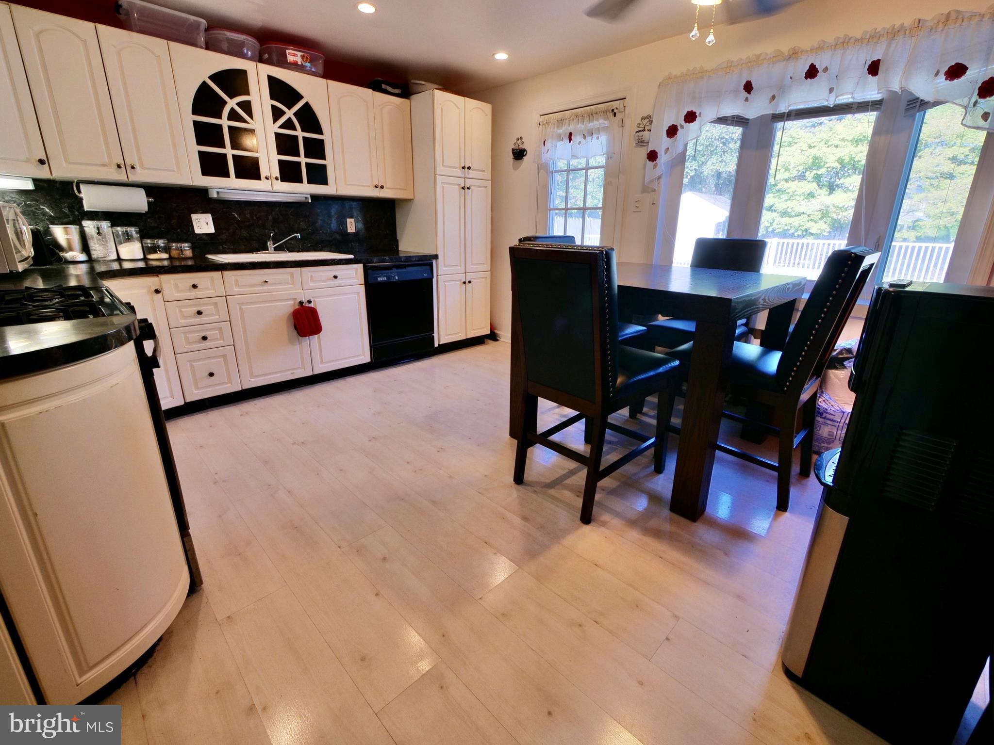 7 Arbor Lea Road Lansdowne, PA 19050 - Photo 14 of 32 KITCHEN
