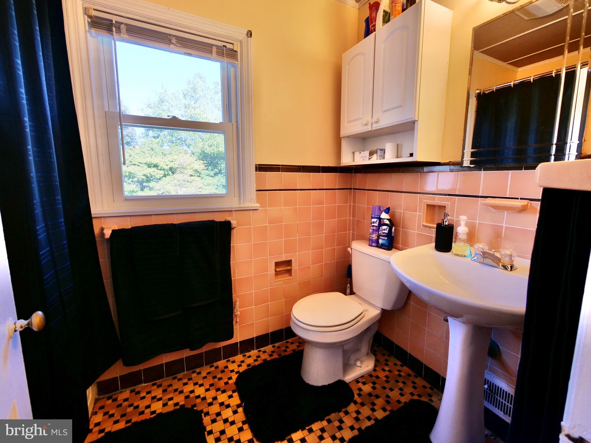 7 Arbor Lea Road Lansdowne, PA 19050 - Photo 24 of 32 BATHROOM