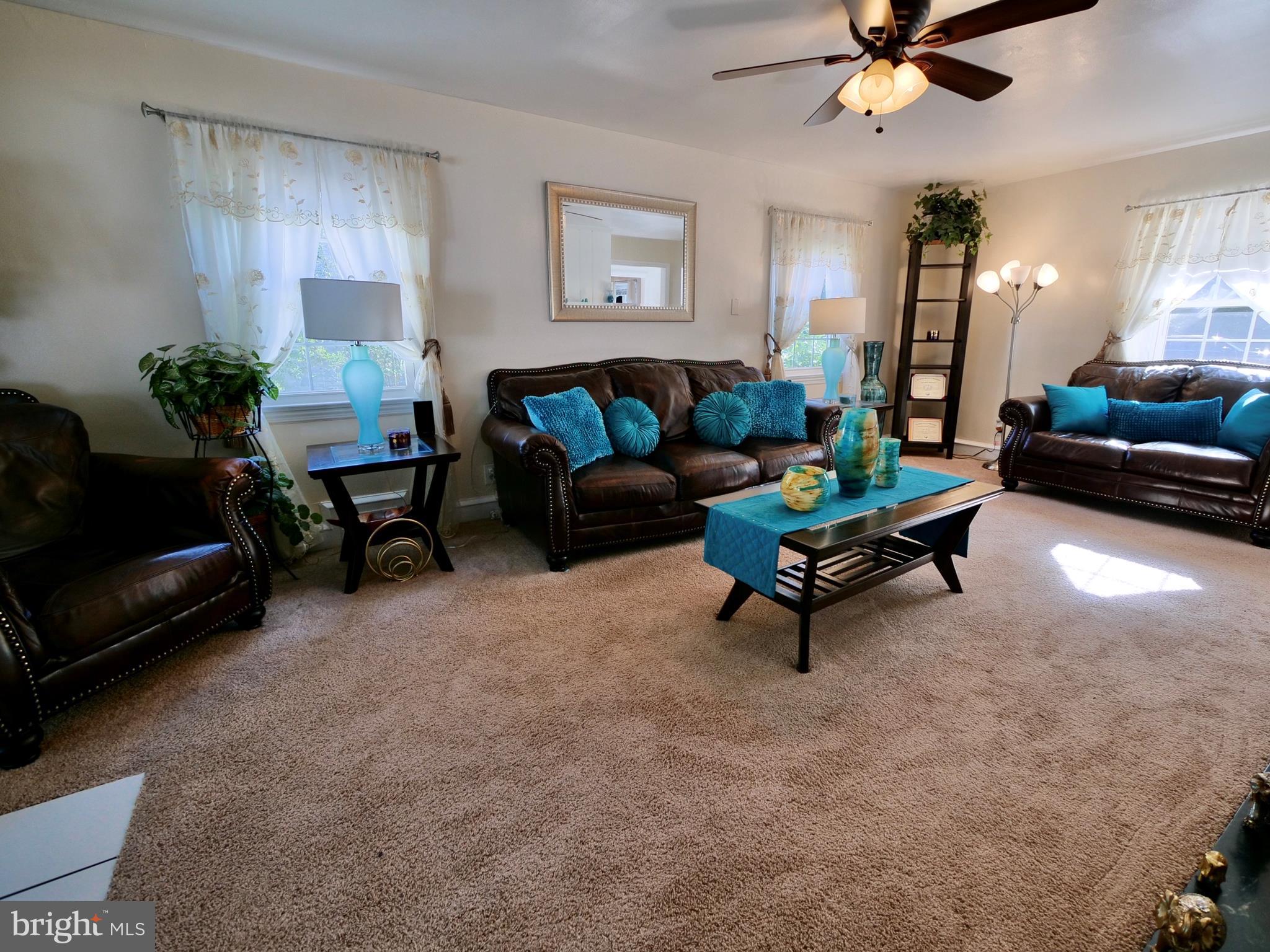 7 Arbor Lea Road Lansdowne, PA 19050 - Photo 7 of 32 LIVING ROOM