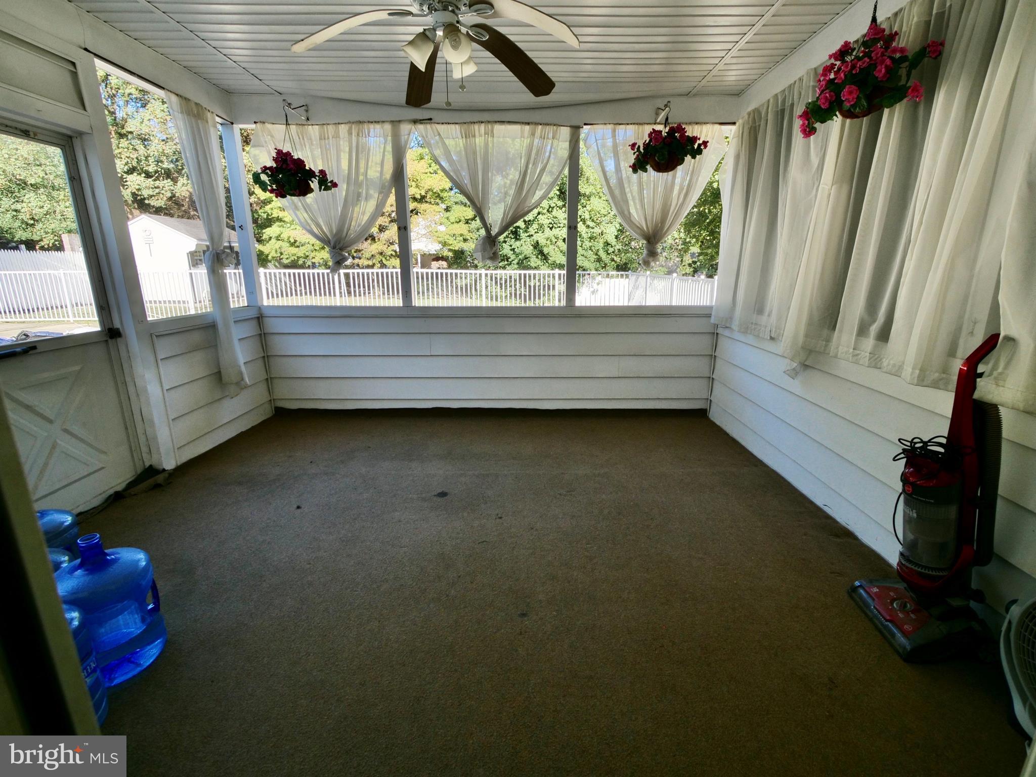 7 Arbor Lea Road Lansdowne, PA 19050 - Photo 9 of 32 SUN PORCH