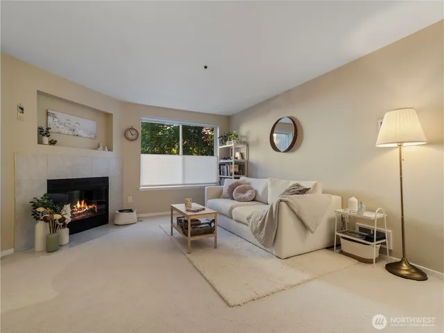 $425,000 | 8745 Greenwood Avenue North, Unit 311, Seattle, WA 98103