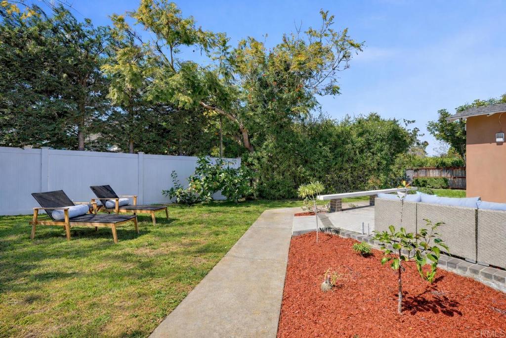 637 North Rios Avenue Solana Beach, CA 92075 - Photo 6 of 32