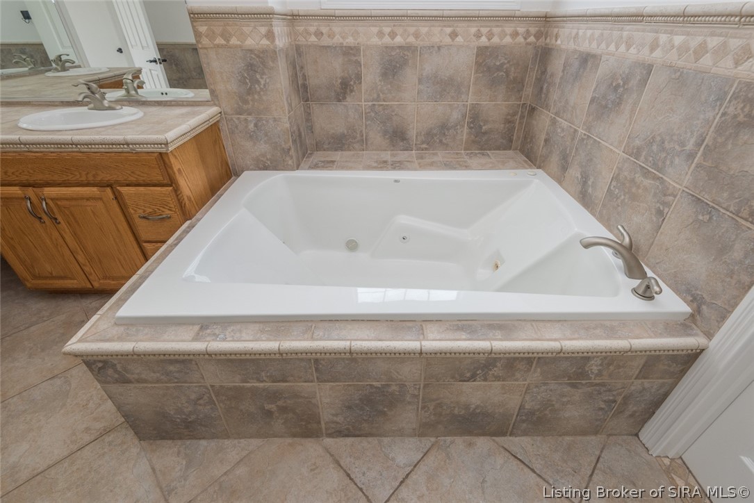 1011 Canyon Road New Albany, IN 47150 - Photo 25 of 85