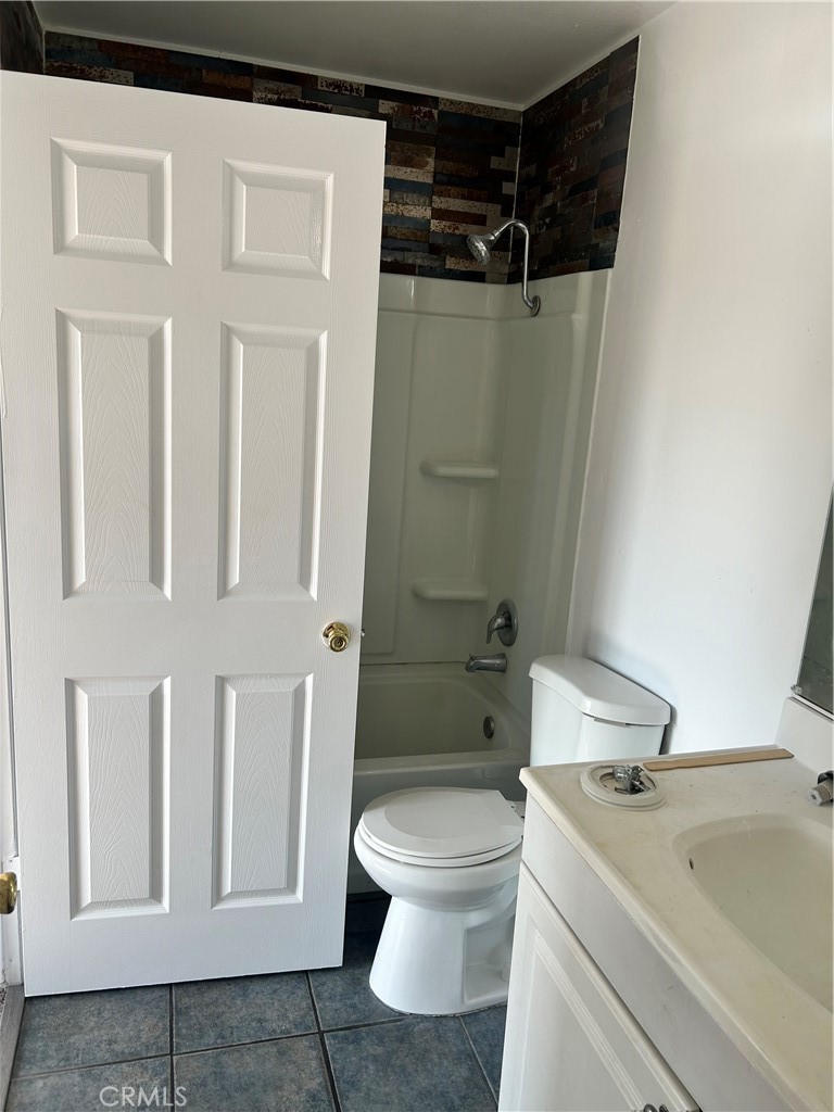 7303 Exeter Street, Unit 212 Paramount, CA 90723 - Photo 10 of 12