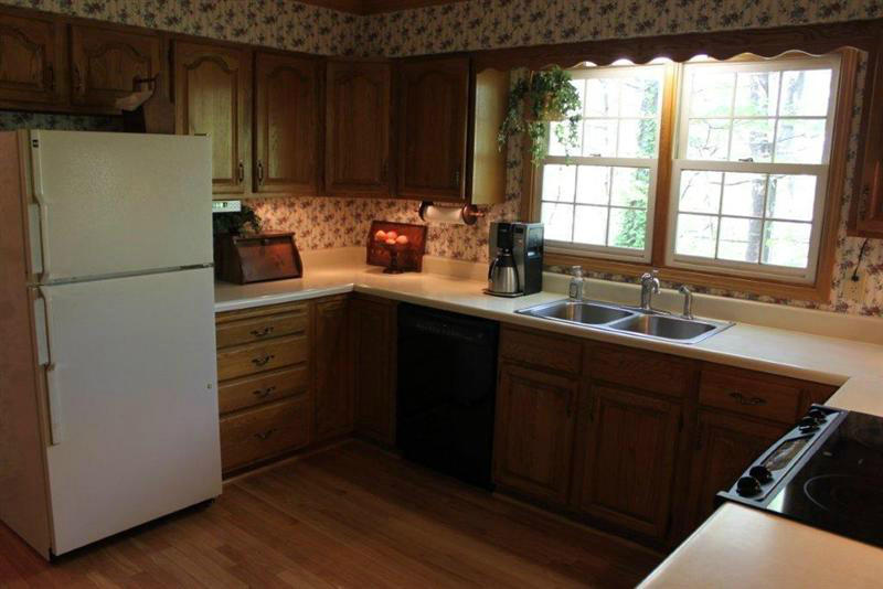 2385 Romar Road Salem, VA 24153 - Photo 11 of 43 16Kitchen