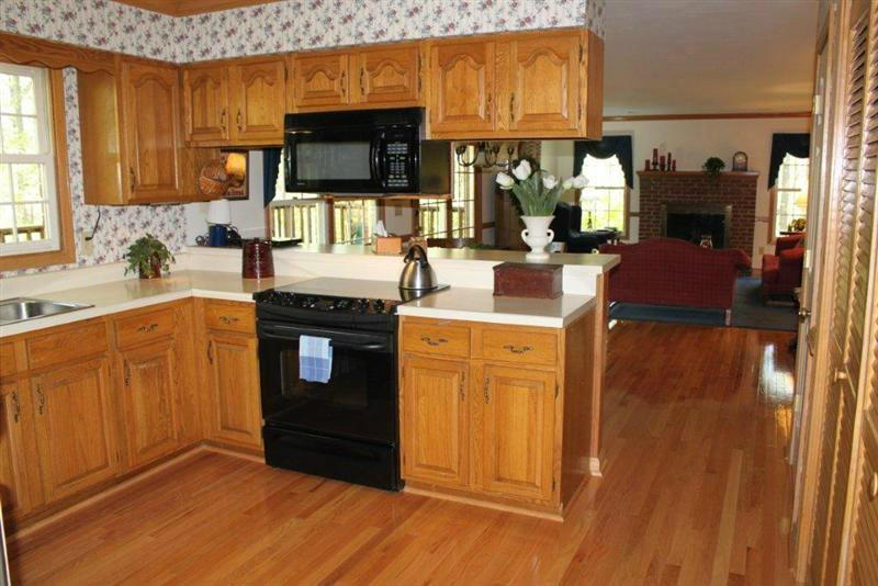 2385 Romar Road Salem, VA 24153 - Photo 12 of 43 17Kitchen